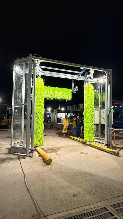 Instalación de sistema de lavado Metgal en patio de operaciones